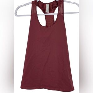 Athleta Tank Top Womans XS Bakasana Maple Red Racer Back Mesh Back Roche Yoga